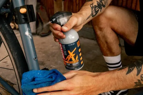 2023-07-18_motul_-_medhi_-_lubrifiant-4_1_.webp